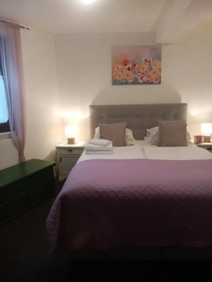 Rooms Serafin-Lavanda 0*, Motovun